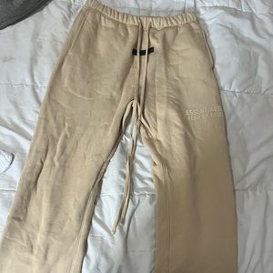 FEAR OF GOD ESSENTIALS